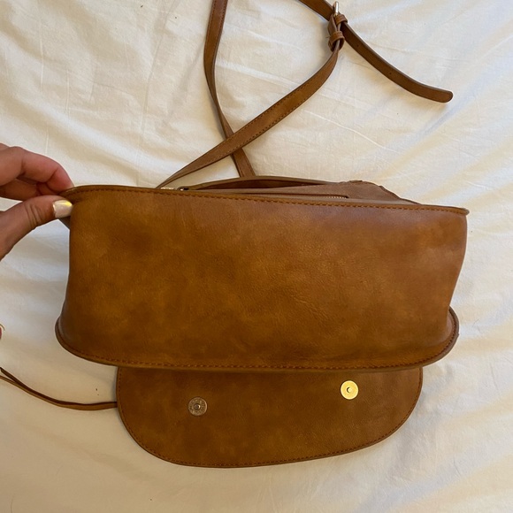 Vegan Crossbody - Picture 3 of 5